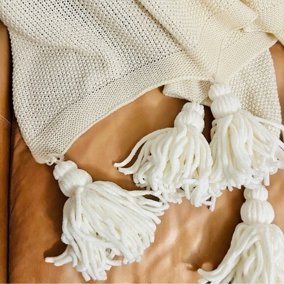 NWT Ivory/Cream Lightweight Cable Knit Boho Throw Blanket with Tassels - Picture 3 of 8